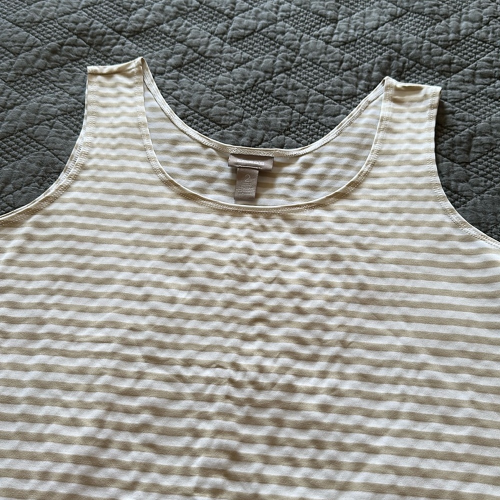 Chico’s TankTop Sz.2 Like New PTP20” L23”
Nylon/Polyester/Spandex